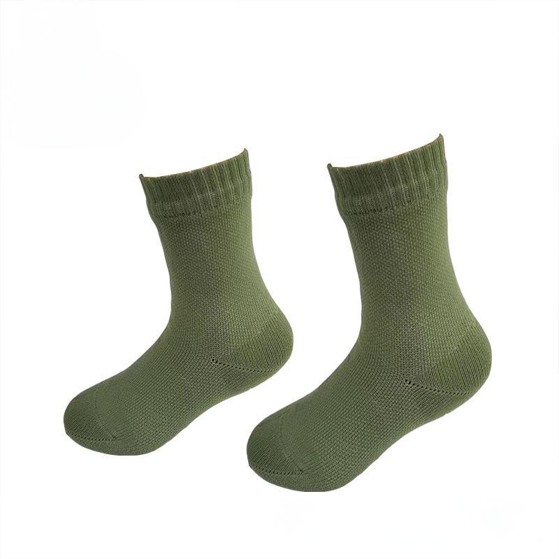 Kids waterproof outdoor socks for hiking and skiing in vibrant colors and breathable snug fit — view 3