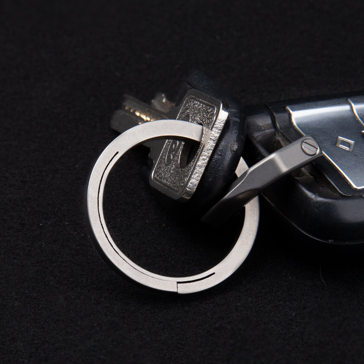 Titanium alloy everyday carry keychain with quick release side push buckle and smooth chamfered edges — view 4