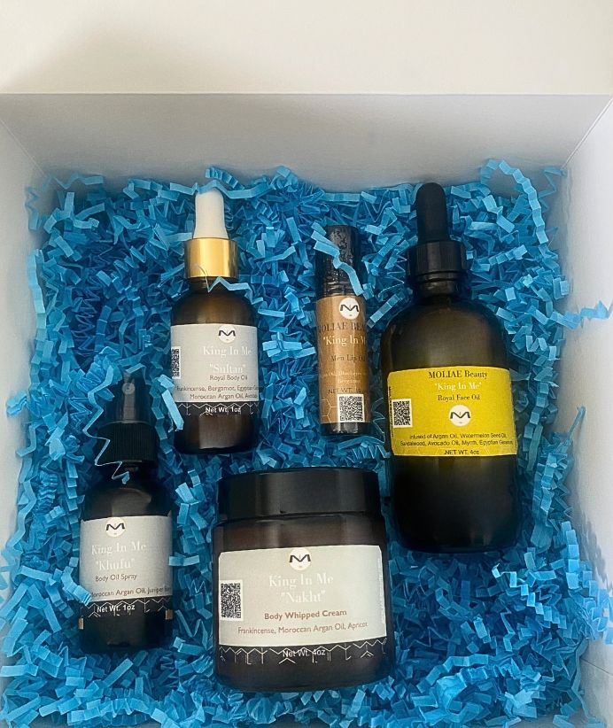 Sultan Skyline grooming kit featuring shaving oil body spray and whipped cream in premium packaging — view 2