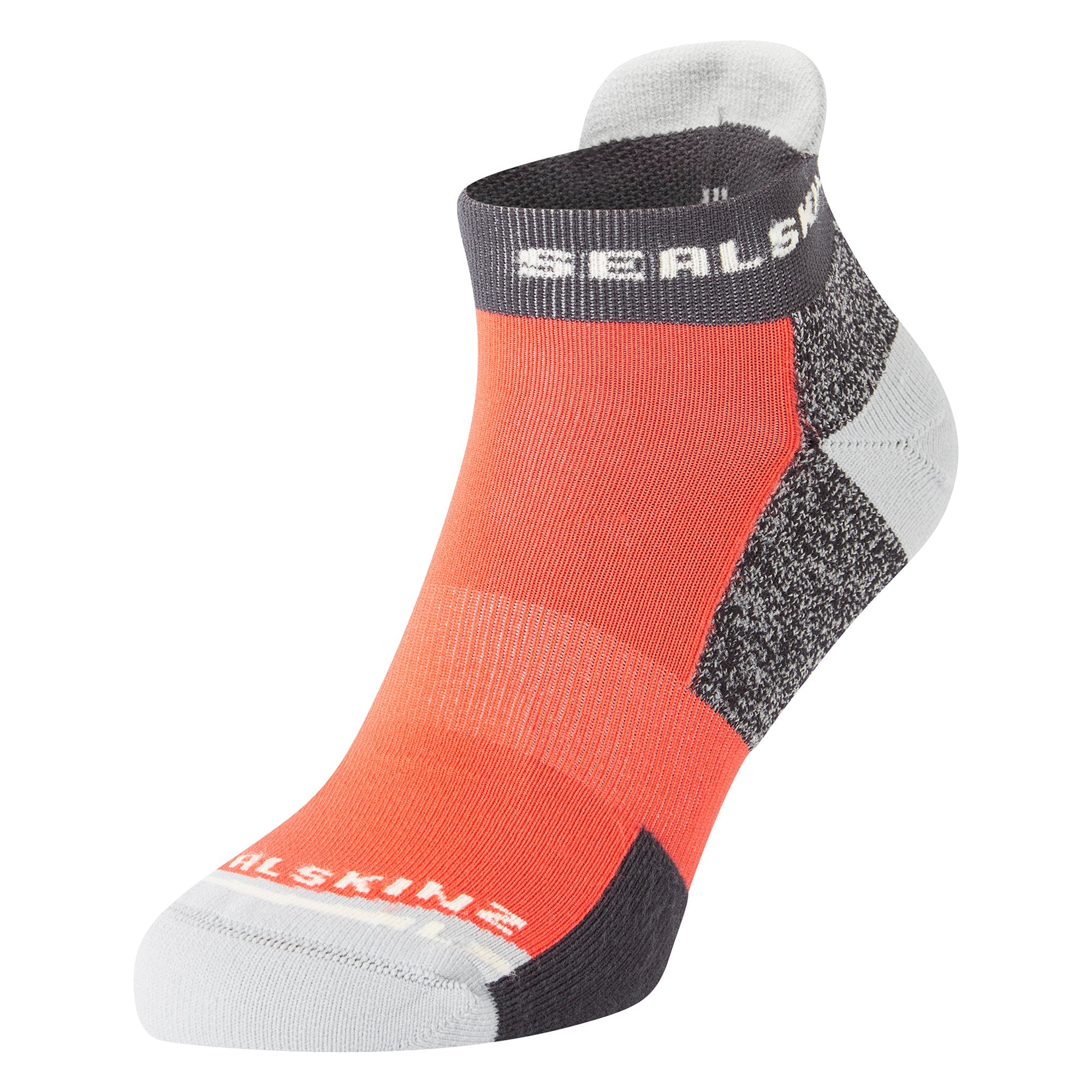 Anti-blister anklet running socks in moisture-wicking fabric with double-layer construction and cushioned footbed