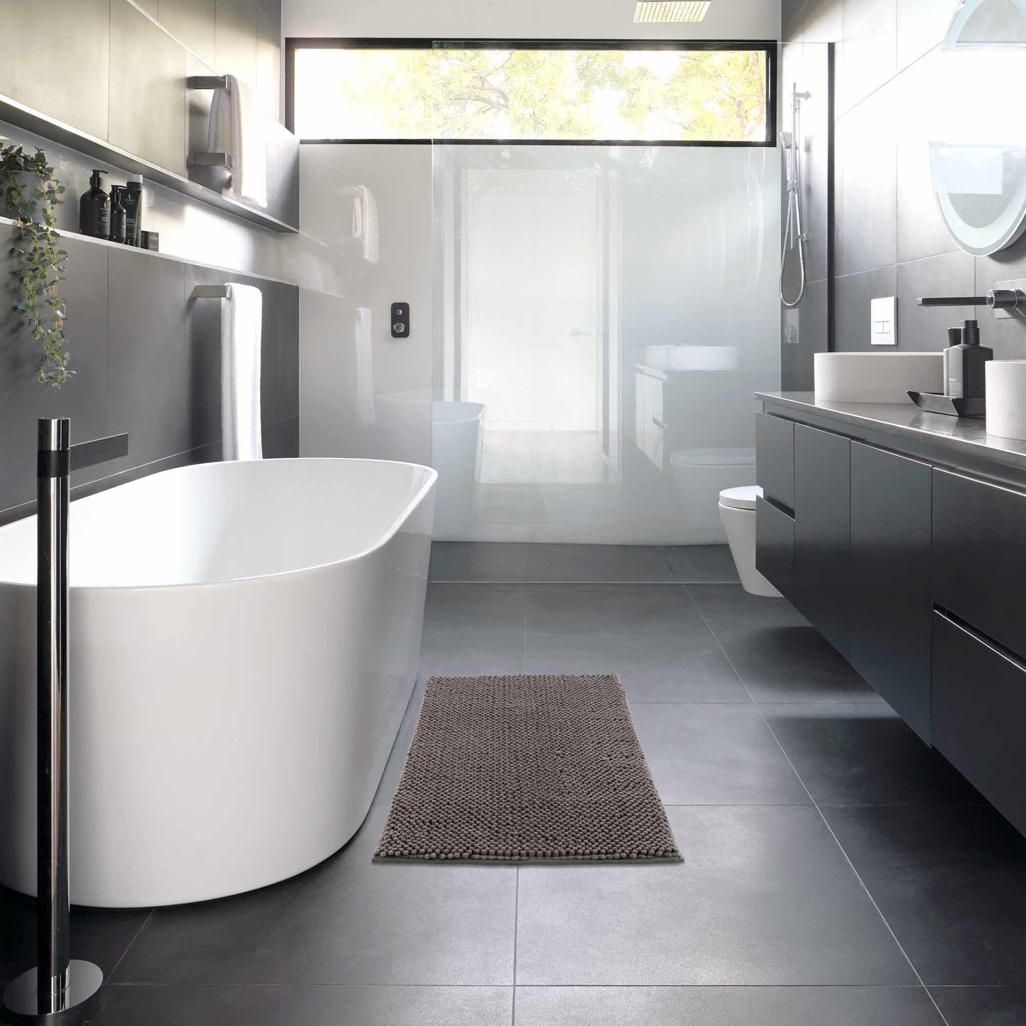 Dark gray plush washable bath mat made of soft polyester shag for modern bathroom floors — view 4
