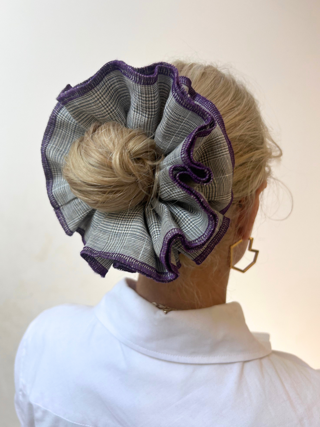 Organic Linen grey check scrunchie - Azaria | No More Nobody-1
