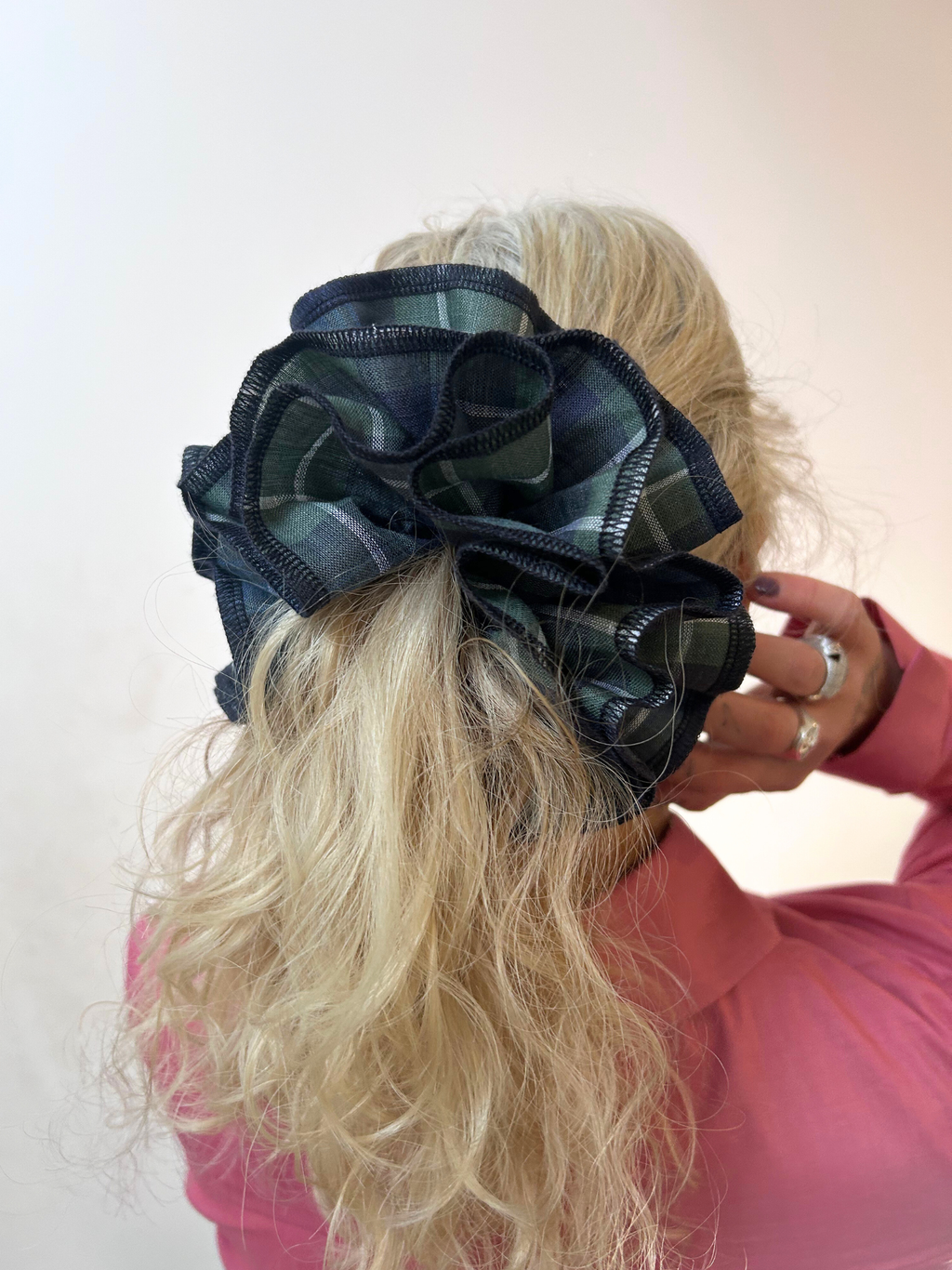 Organic Linen green check scrunchie – Azaria | No More Nobody-1
