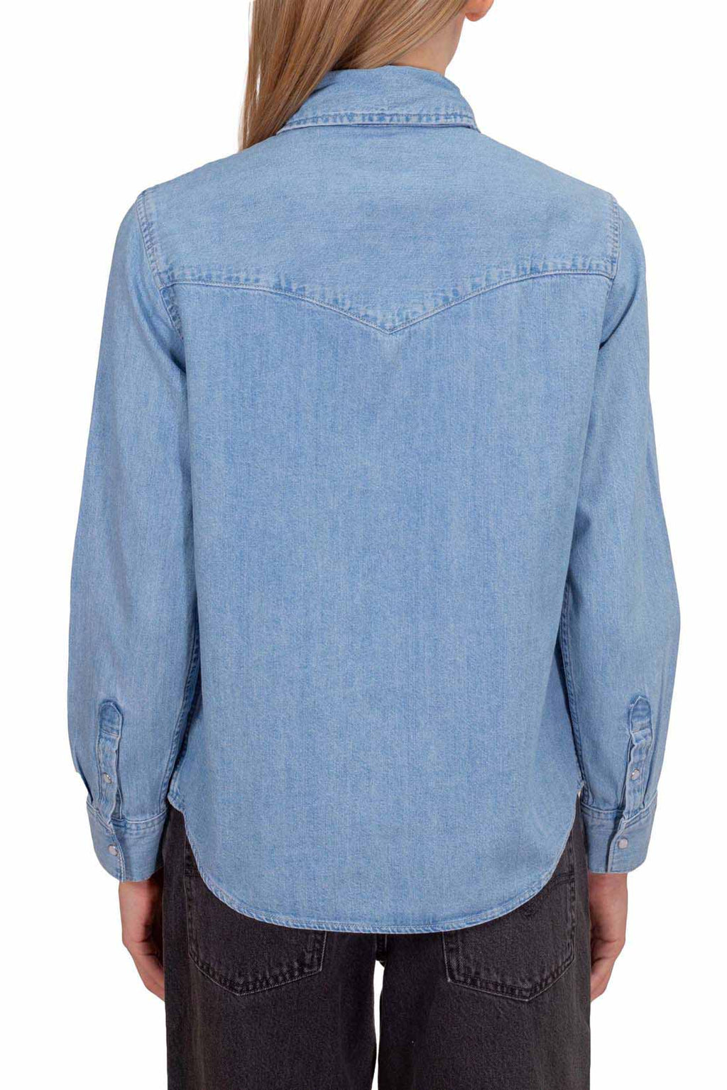 Women's light blue wash denim shirt with snap buttons, long sleeves, and front flap pockets. — view 11
