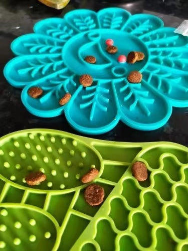 Fish shaped silicone slow feeder bowl and interactive treat lick mat for dogs and cats — view 2