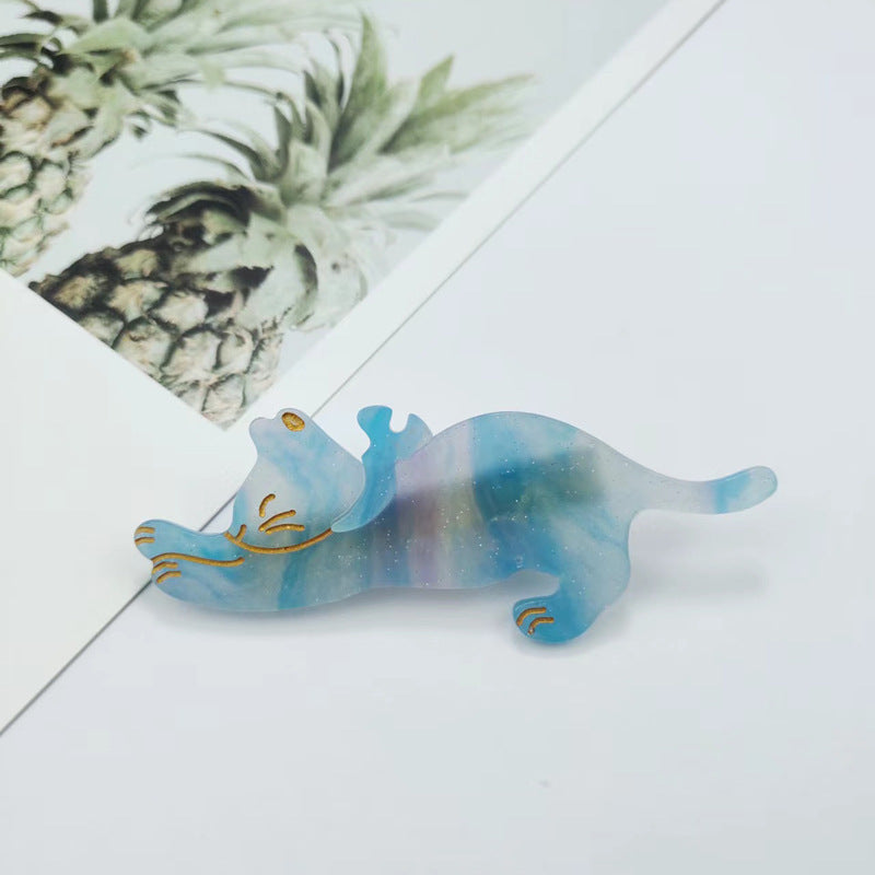 Hand-painted stretching cat hair clip in cellulose acetate, adorned with delicate sparkling glass rhinestones. — view 5