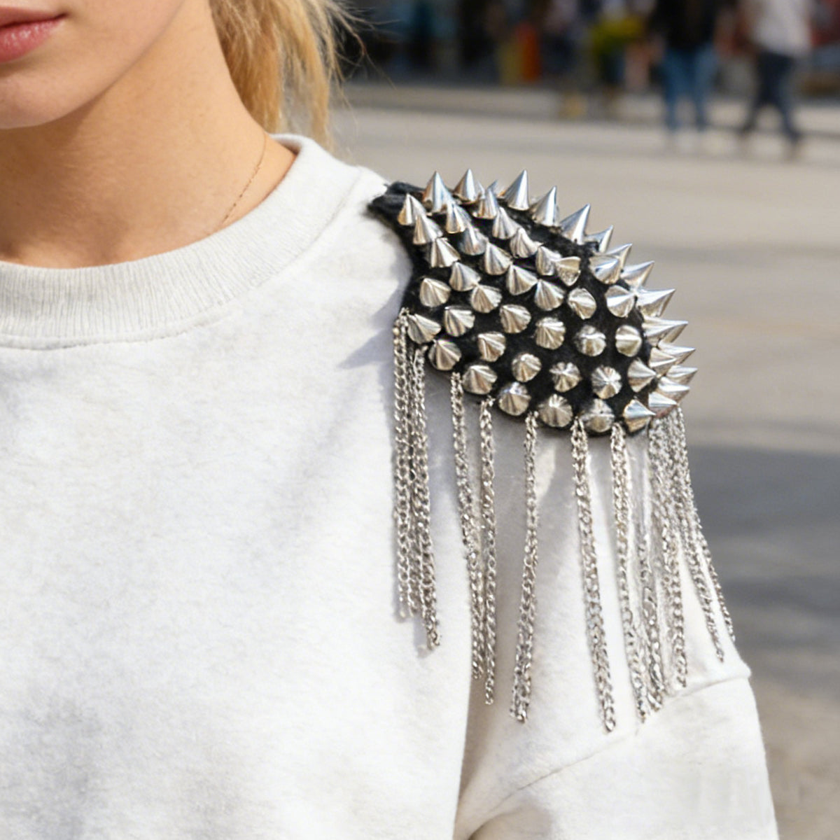 2pcs Fashionable Rivet Fringe Shoulder Epaulet Brooch Edgy Accessories-2