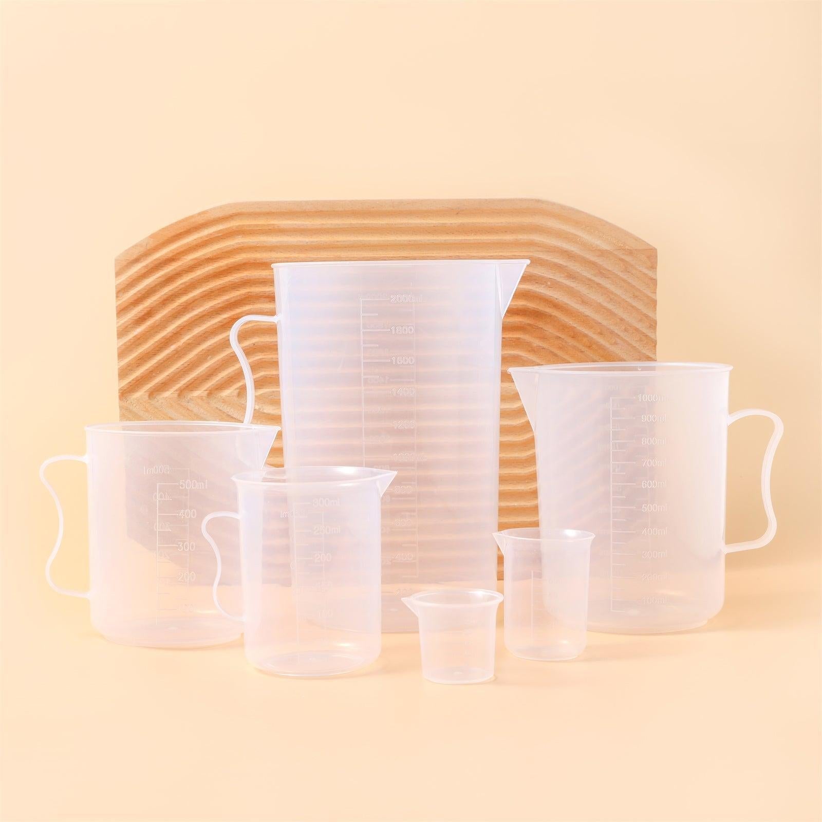 Clear soap making measuring cup set with precision pour spout and handle for DIY crafts