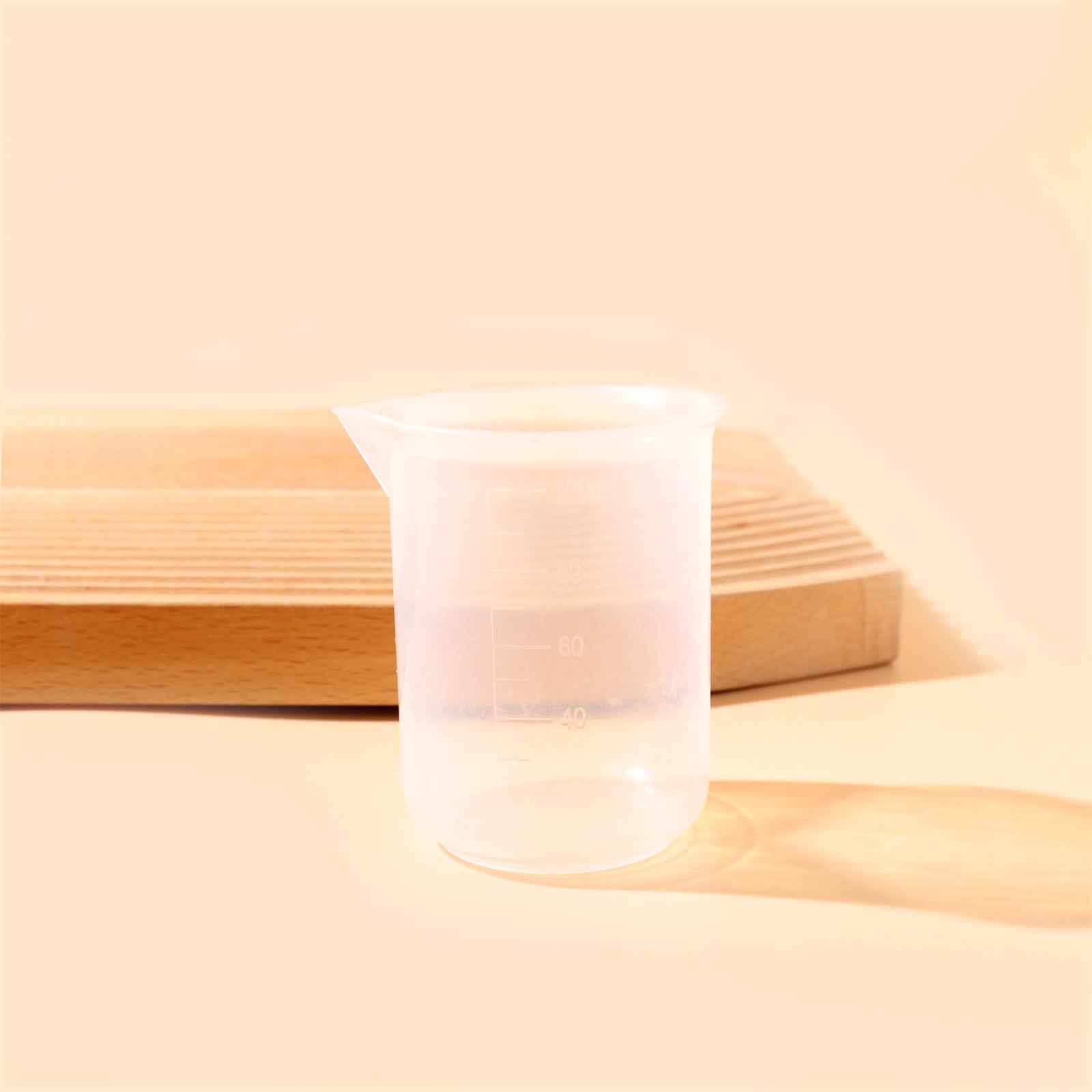 100ml measuring cup showing clear graduation marks made of clear food grade material for kitchen — view 2