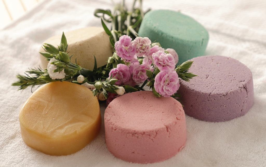 All-natural plastic-free shampoo bar with rich botanical ingredients for zero waste hair care — view 2
