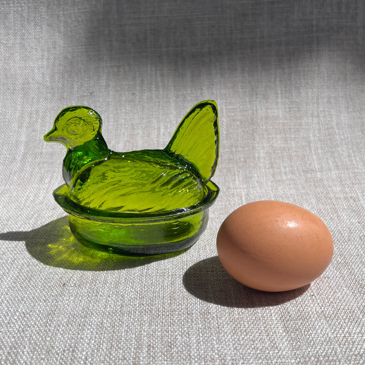 Nesting Hen Bowl & Lid - GREEN APPLE | Hand Blown Glass - Colombia-1