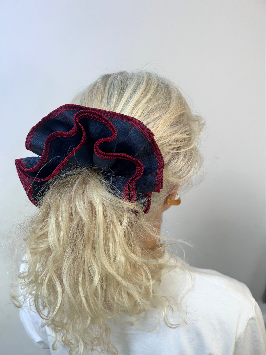 Organic Linen navy check scrunchie - Azaria | No More Nobody-2