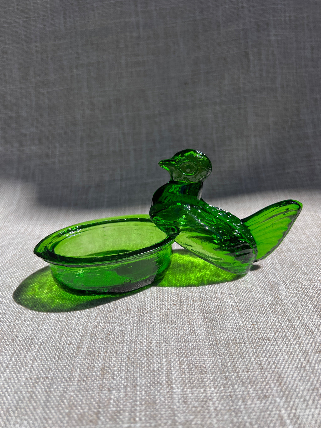 Nesting Hen Bowl & Lid - EMERALD GREEN | Hand Blown Glass - Colombia-3