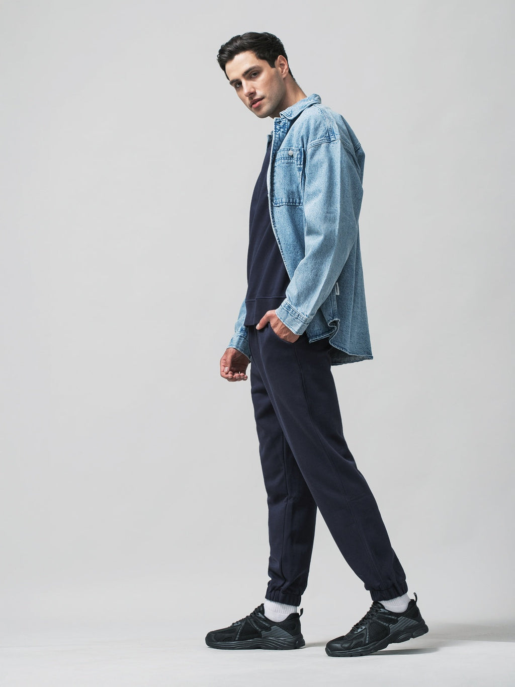 Classic blue men's sweater made of a breathable cotton and polyester blend for everyday comfort — view 3