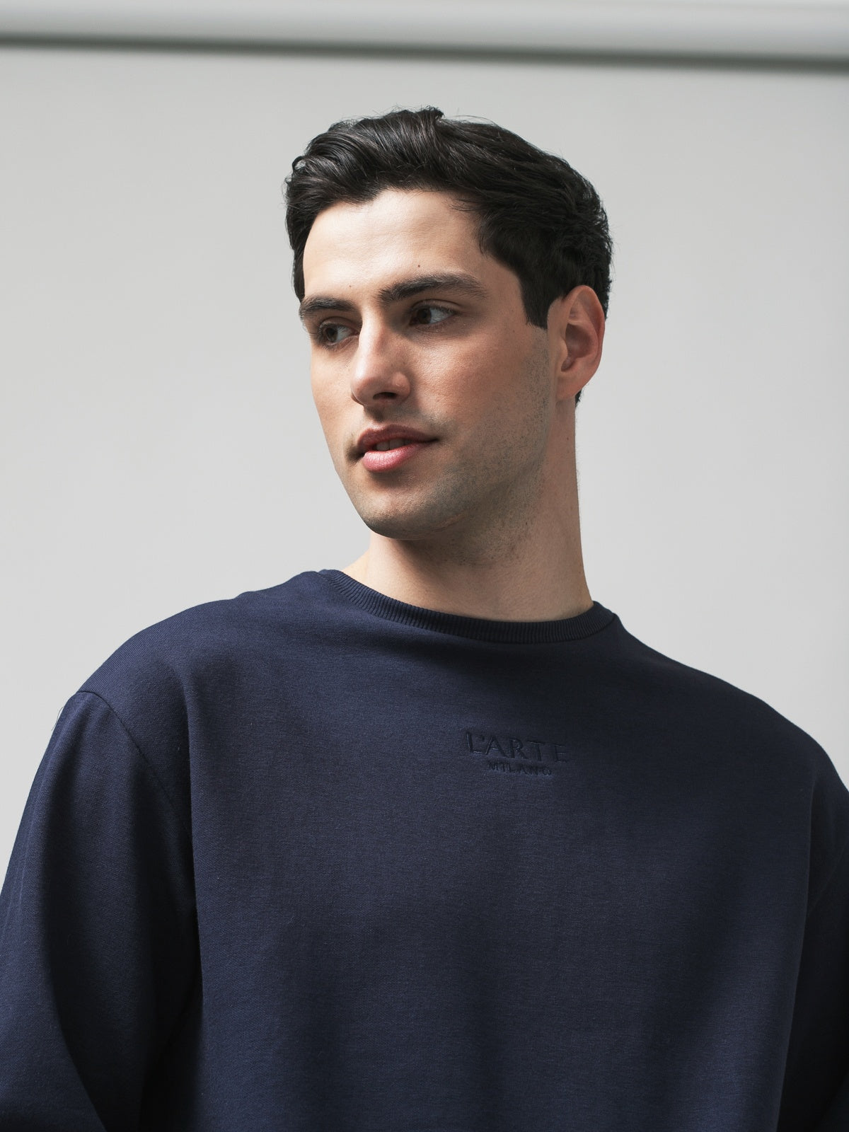 Classic blue men's sweater made of a breathable cotton and polyester blend for everyday comfort — view 2
