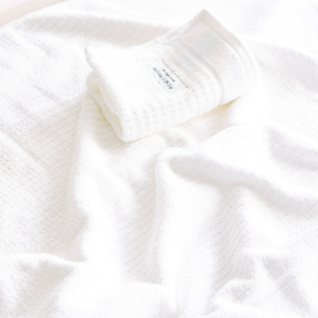 Cambridge waffle towel set in snow white, plush 650 GSM textured cotton bath towels. — view 2