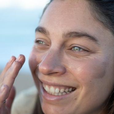 SunButter tinted mineral face sunscreen with SPF50 in eco friendly packaging for daily skin protection — view 5