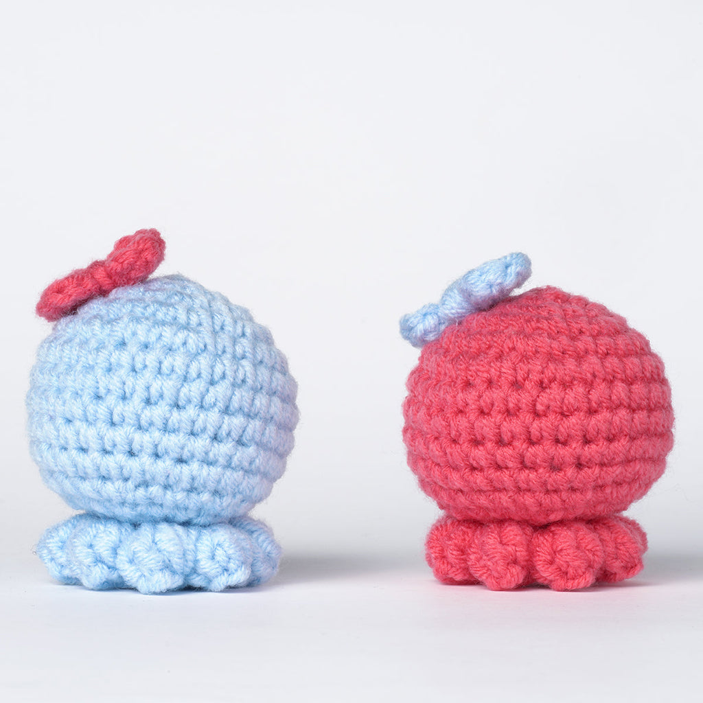 Octopus amigurumi DIY crochet kit with vibrant threads, hook, fiberfill, and detailed instructions. — view 3