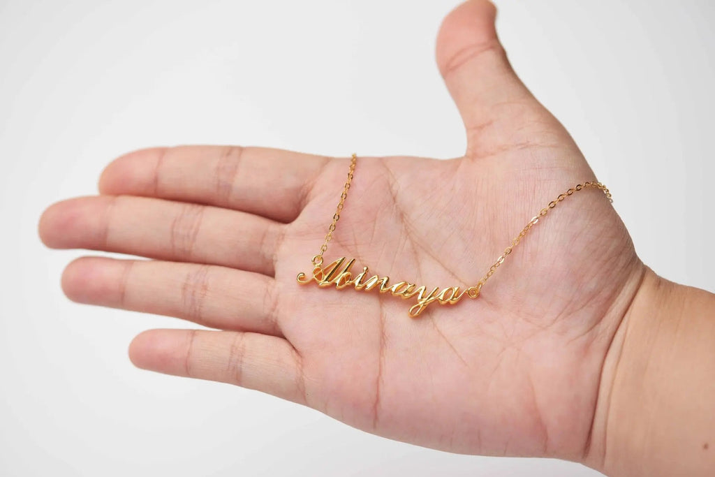 Personalized 925 sterling silver name necklace featuring an elegant script font and an adjustable delicate chain — view 3