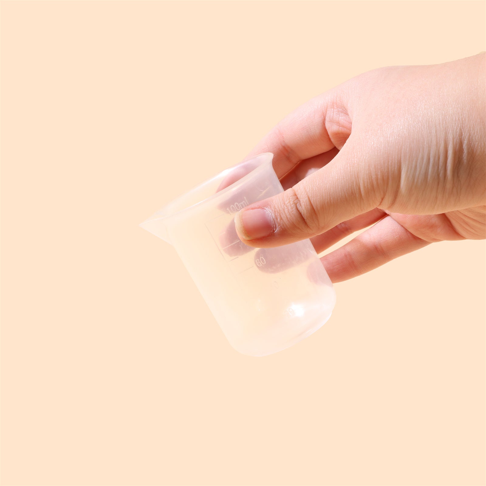 100ml measuring cup showing clear graduation marks made of clear food grade material for kitchen — view 4