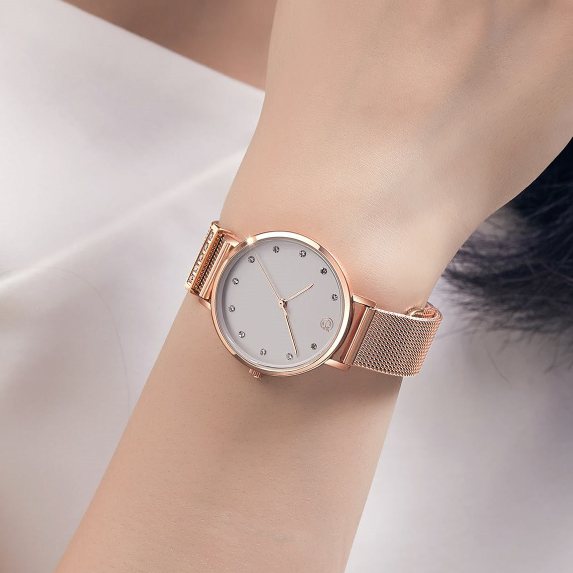 Megir women's quartz watch with elegant steel mesh bracelet and polished brass case. — view 2