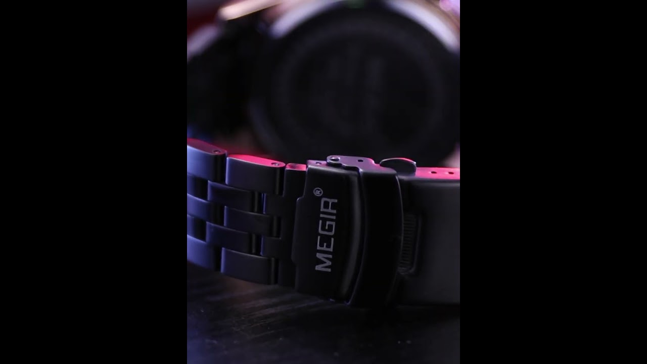 Men's luxury quartz wristwatch featuring a stainless steel band, zinc alloy case, and calendar dial. — view 17