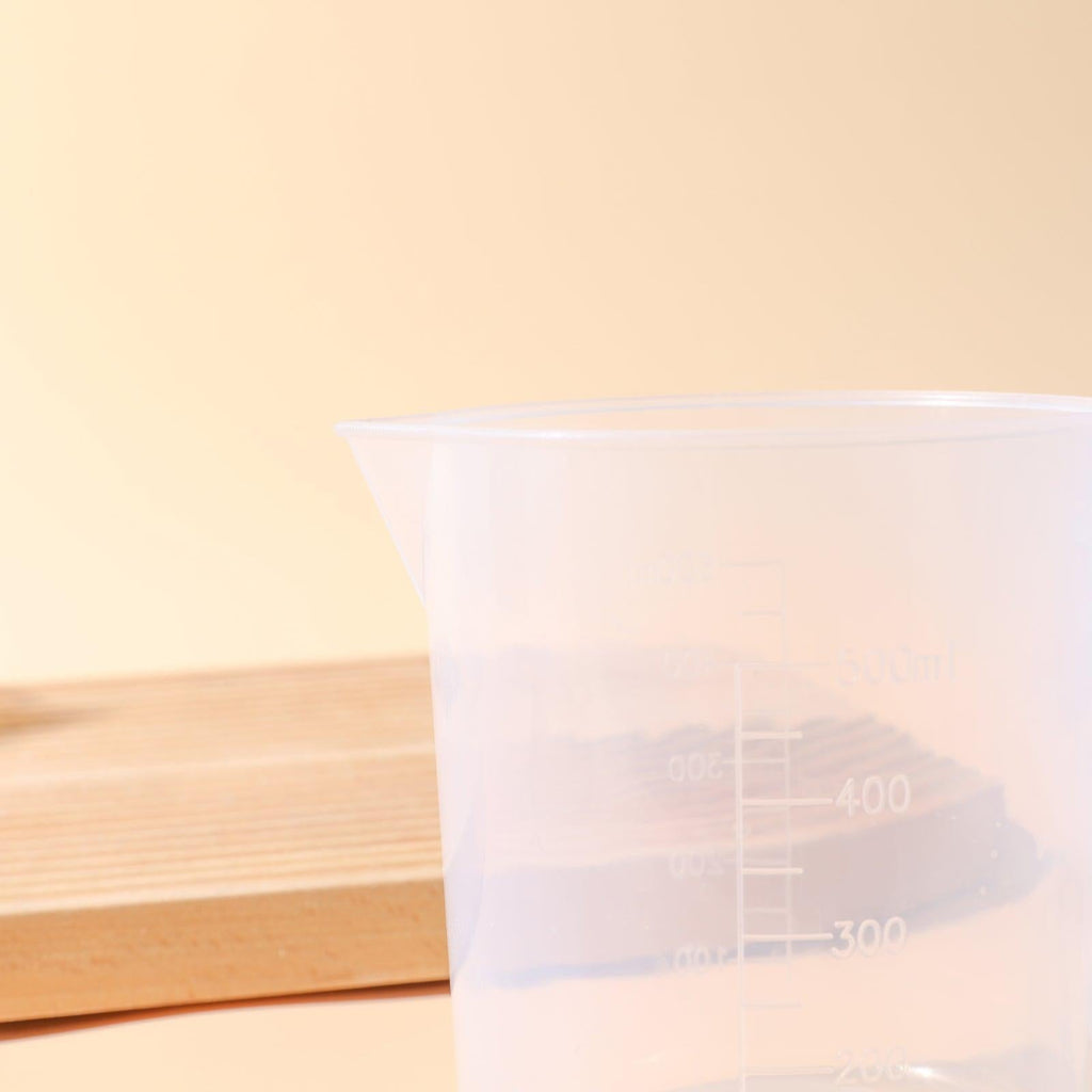 500ml measuring cup with easy to read graduations for baking and soap making — view 4