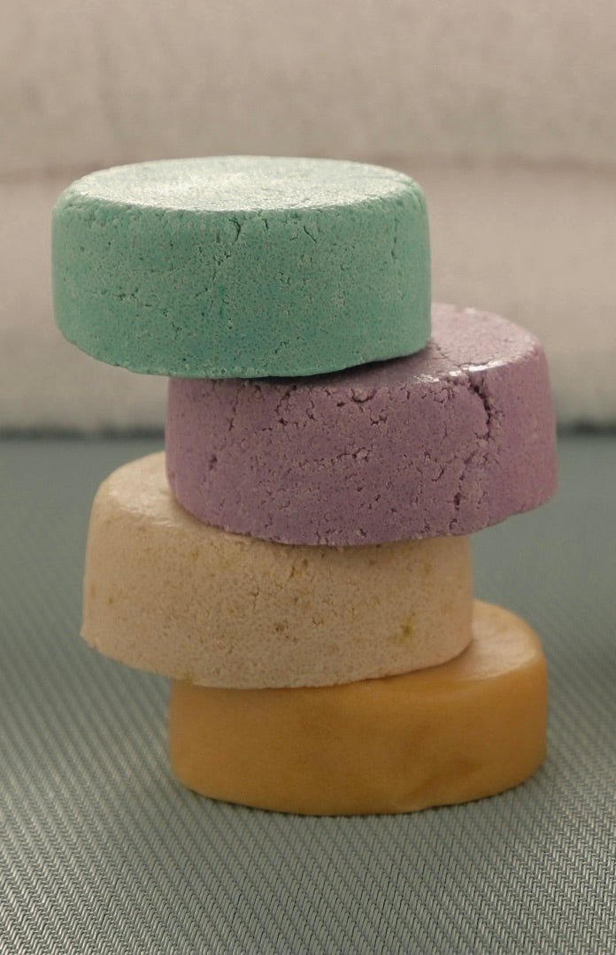 All-natural plastic-free shampoo bar with rich botanical ingredients for zero waste hair care — view 3
