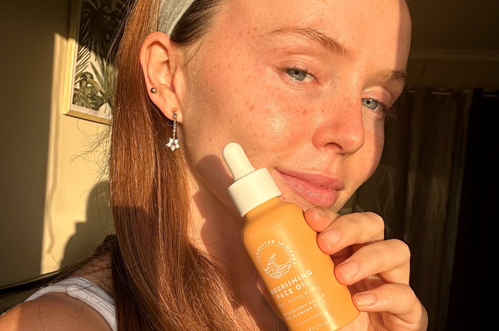Nourishing boab wattle and kelp face oil glass bottle with dropper for daily skincare routine — view 5