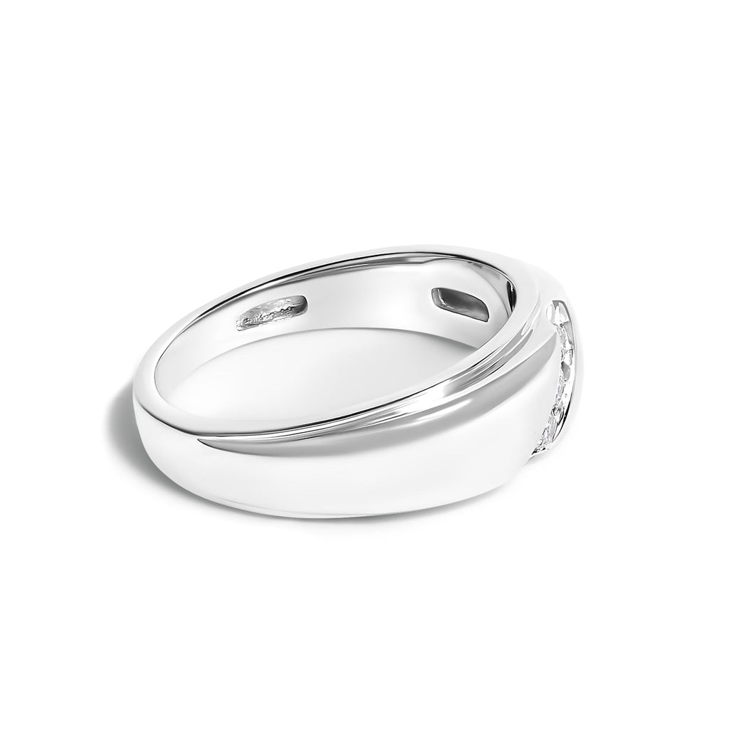 Men's .925 Sterling Silver 1/6 Cttw 3 Stone Diamond Band Ring (H-I Color, I1-I2 Clarity)-1