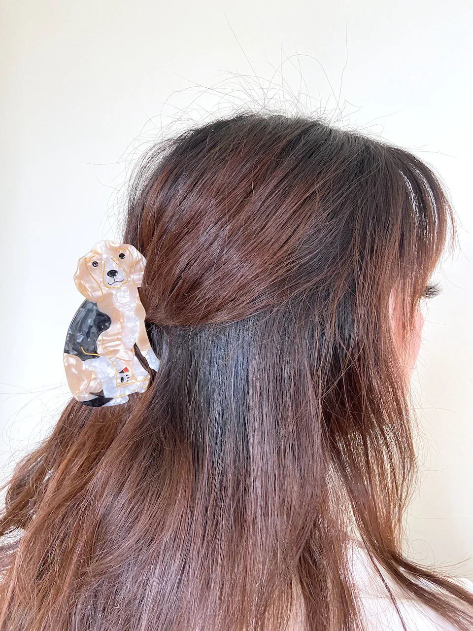 Hand-painted pug dog breed double-sided hair claw clip made of eco-friendly cellulose acetate. — view 4