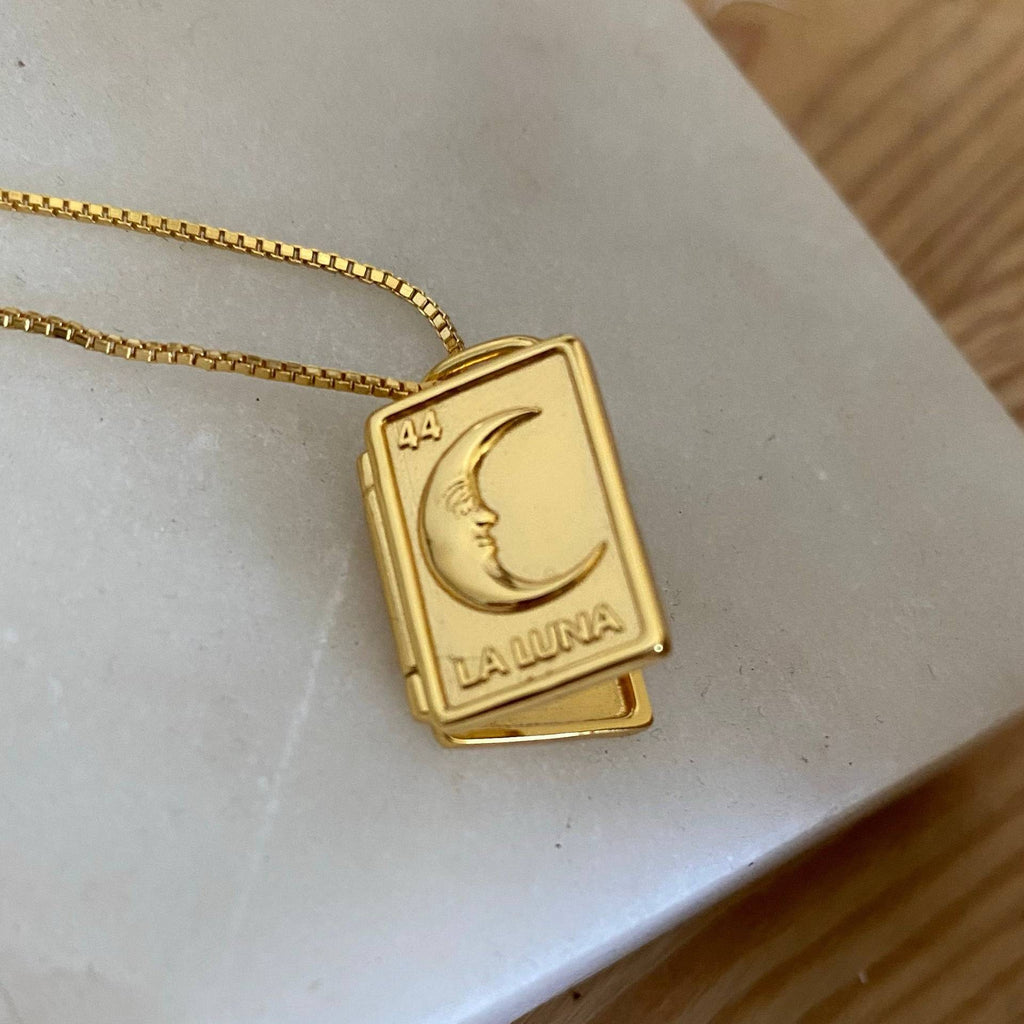 Vintage heart shaped titanium steel photo frame locket necklace on a delicate box chain. — view 5