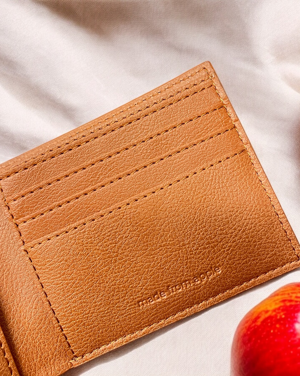 RFID Classic Wallet Brown | Apple Leather-3