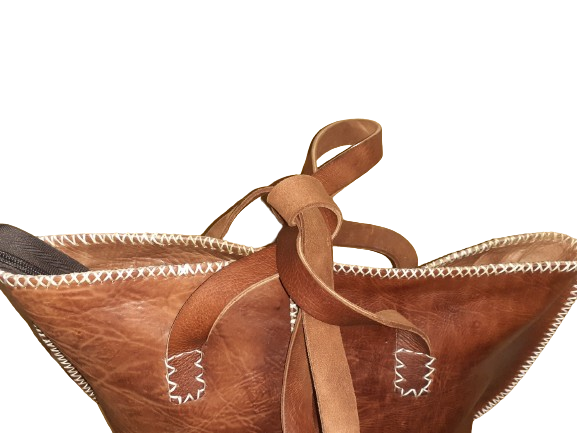Medium rectangular rustic cowhide leather handbag with white stitching and sturdy dual handles. — view 10