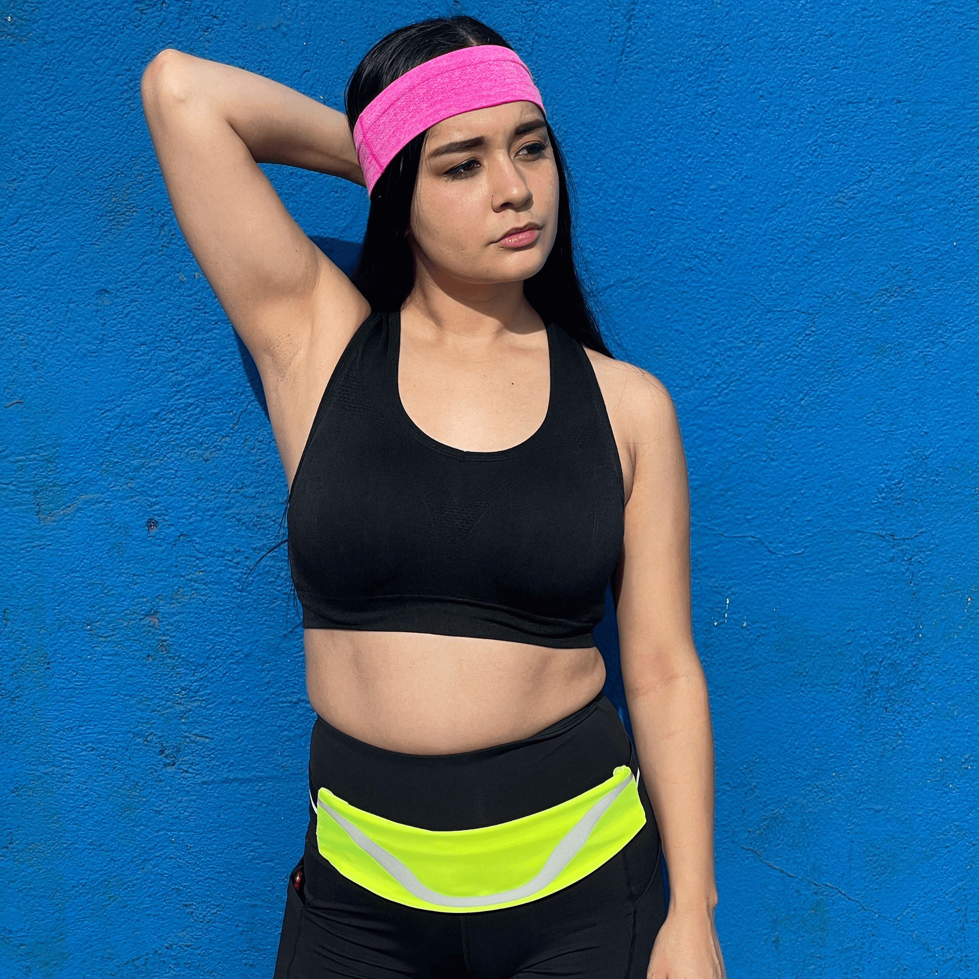 Water-resistant sport waist pack running belt with reflective strip and zipper pocket — view 4