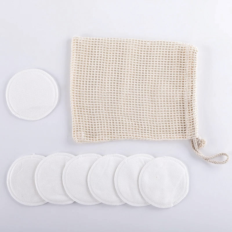 Reusable bamboo cotton makeup remover pads in black and white with mesh laundry bag — view 5