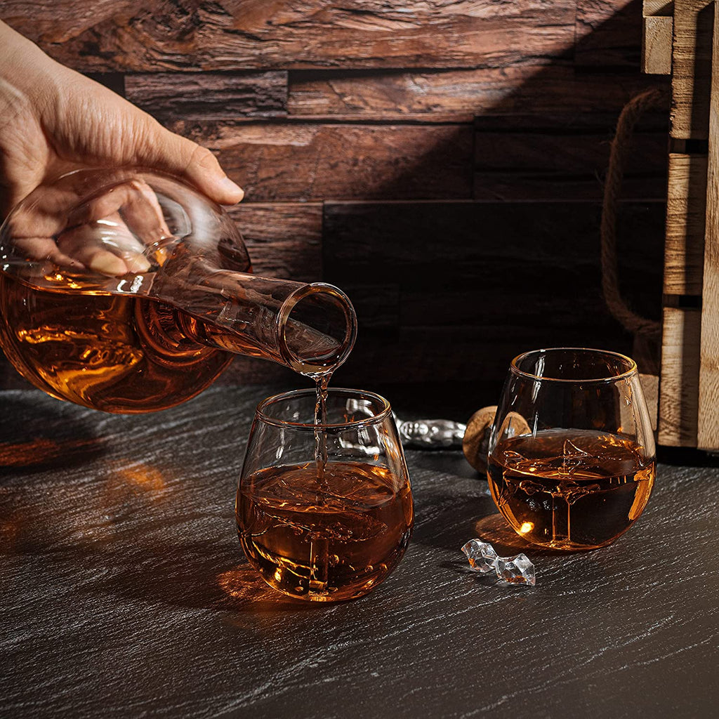 Clear 1000ml shark whiskey decanter set with two rocks glasses and hand-blown internal glass shark sculpture — view 4