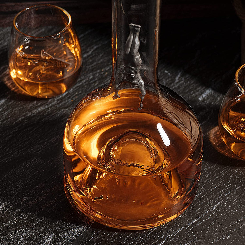Clear 1000ml shark whiskey decanter set with two rocks glasses and hand-blown internal glass shark sculpture — view 3