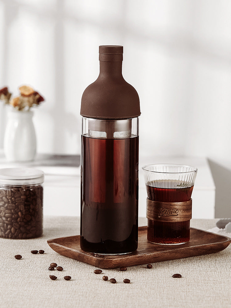 Elegant glass coffee pot with filter and comfortable handle for cold brew and pour-over coffee. — view 3