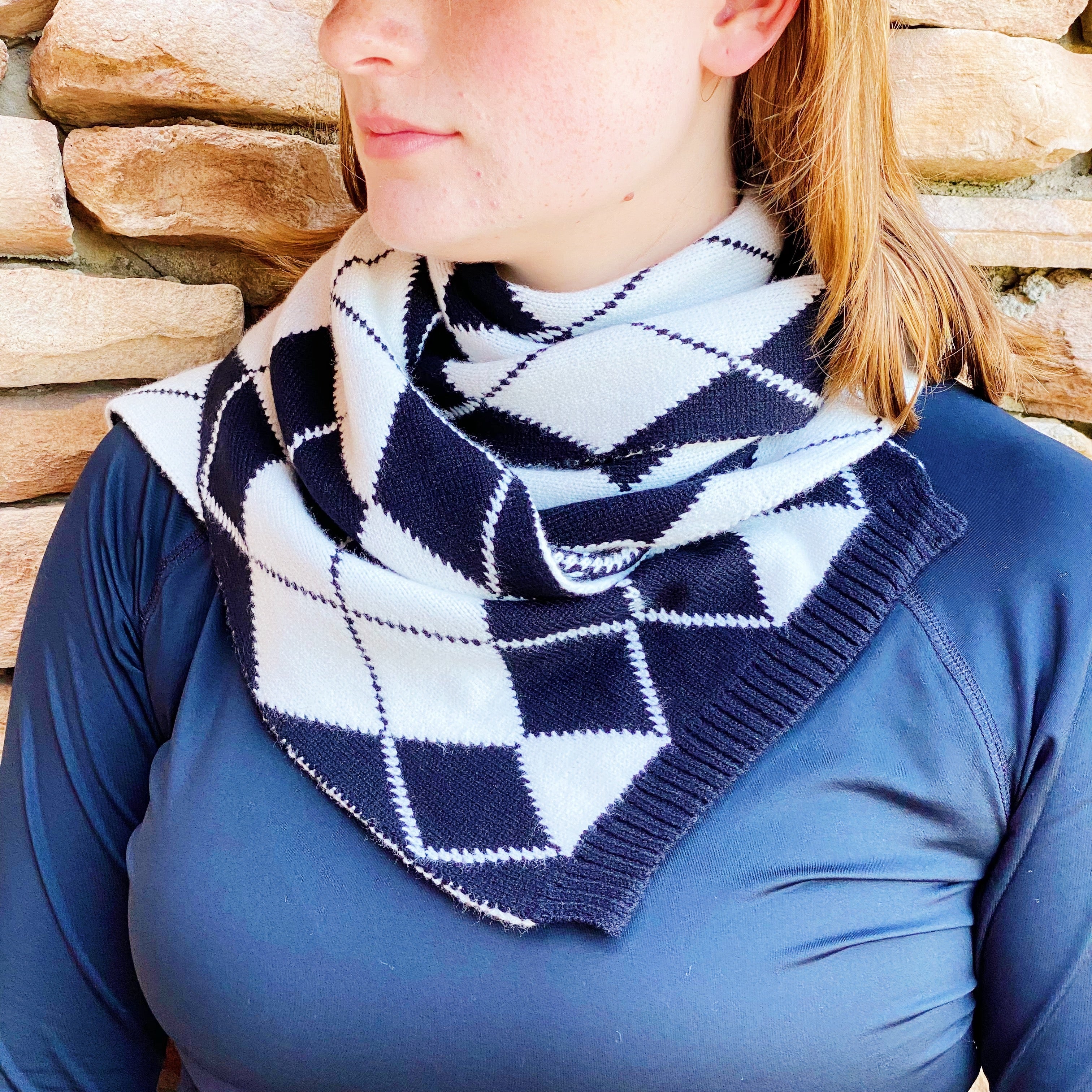Patterned knit scarf in classic argyle cozy cold weather neckwear wrap for autumn and winter — view 5
