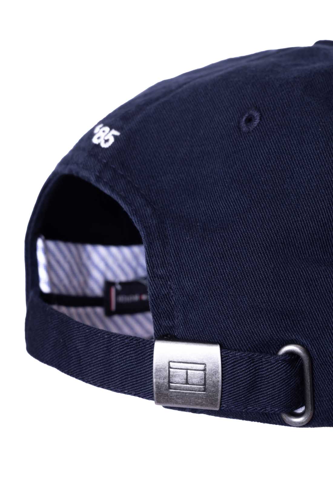 Burgundy men's baseball cap in pure cotton twill with embroidered front logo and adjustable strap.