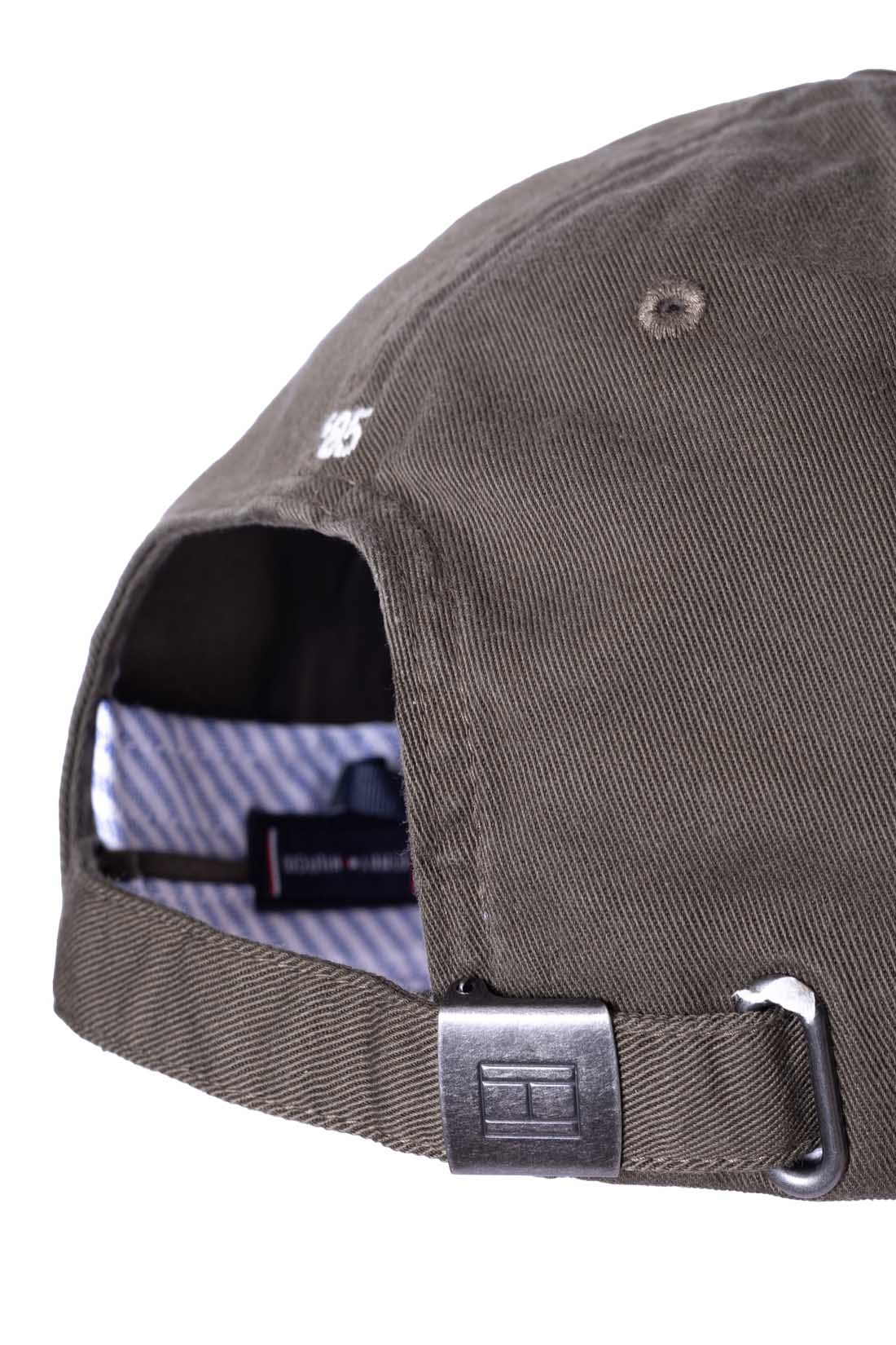 Burgundy men's cotton twill baseball cap with sliding buckle fastening and embroidered logo detailing. — view 10