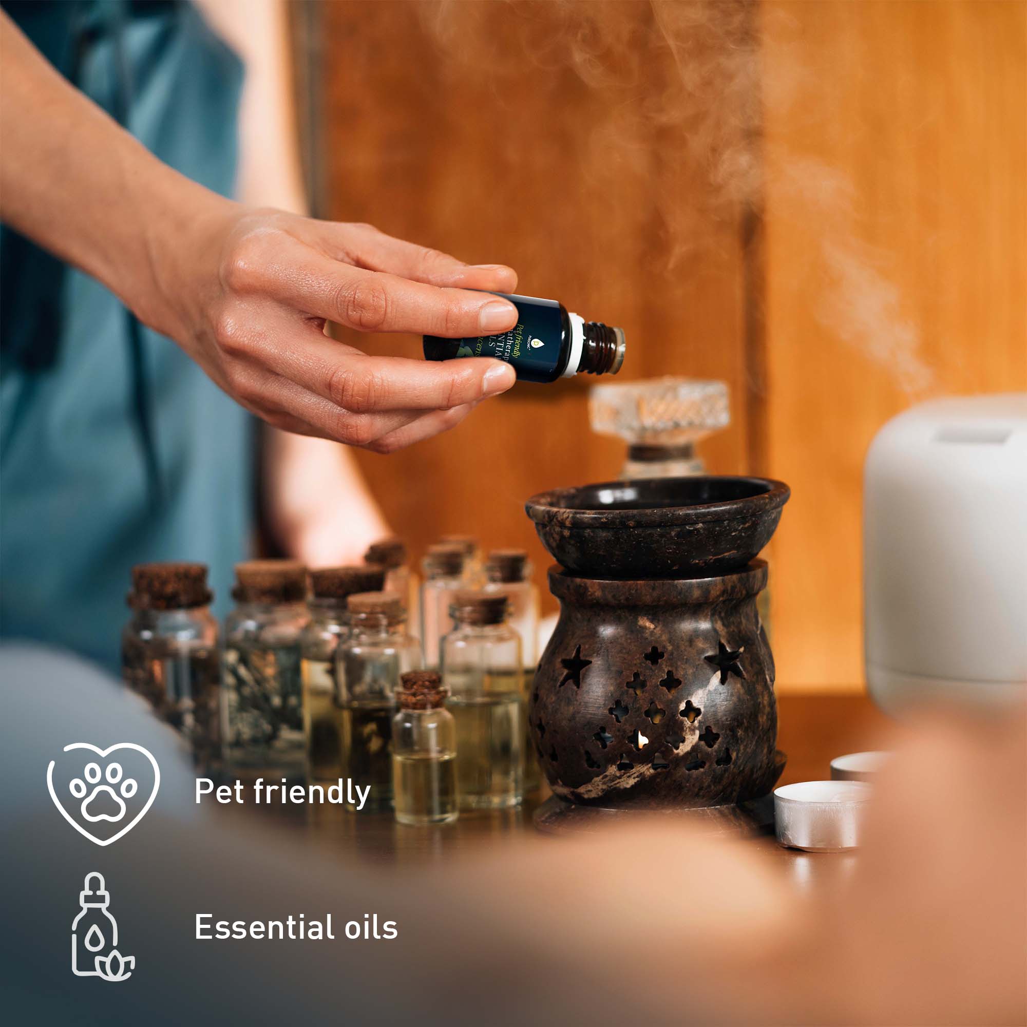 Pursonic pet essentials bundle with essential oil bottles USB diffuser and portable handheld car vacuum — view 4