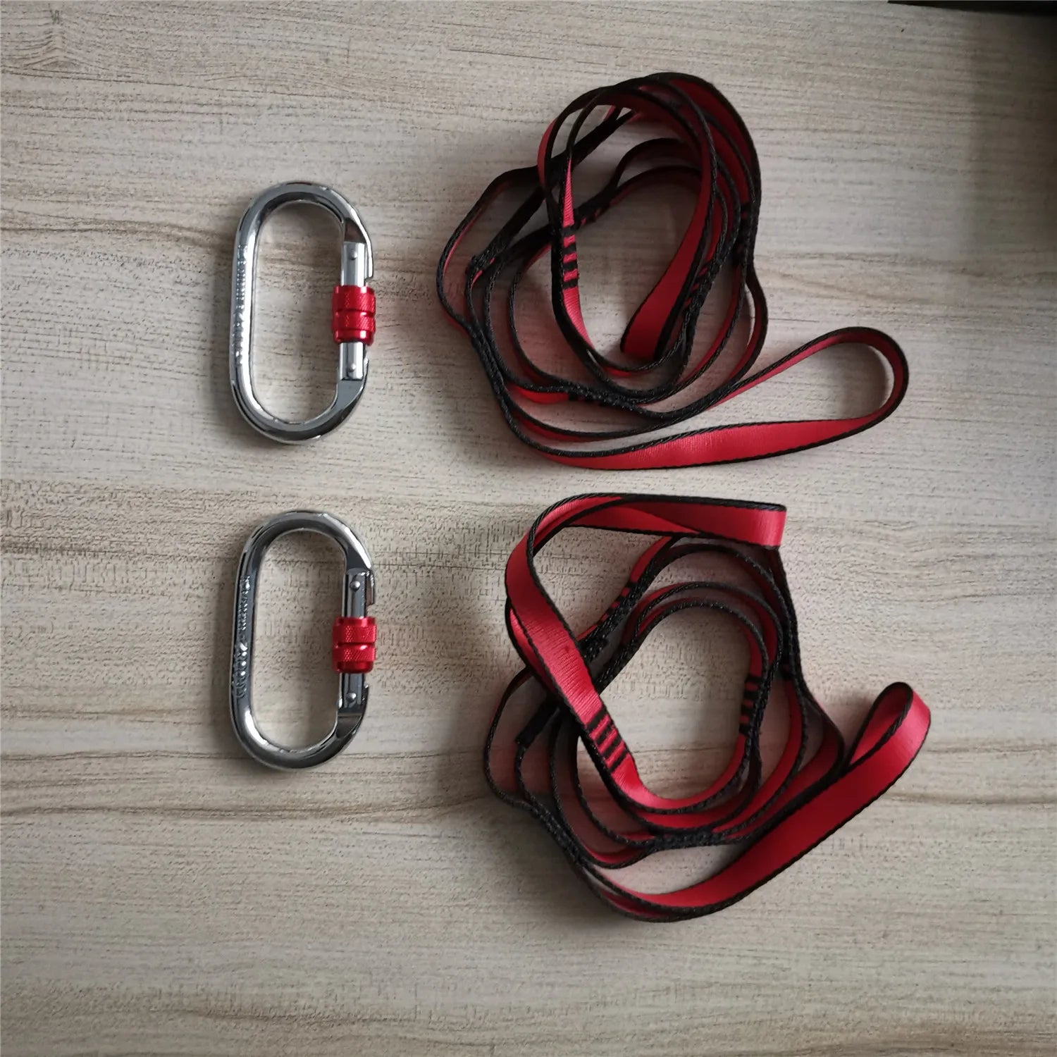 Red aluminum alloy locking carabiner for yoga hammocks and outdoor climbing gear — view 2
