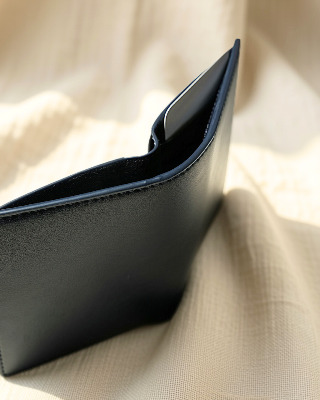 RFID Cash Wallet with Coin/Airtag Pocket | Apple Leather-3