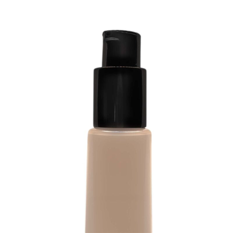Lightweight hydrating BB cream with SPF 18 in 30 mL recyclable packaging for everyday face coverage — view 5