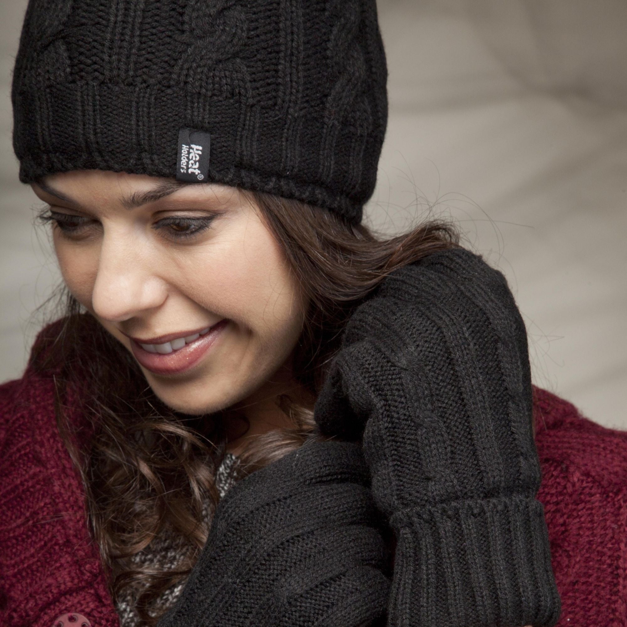 Ladies thermal cable knit winter gloves with plush fleece lining and extra long elasticated ribbed cuffs — view 3