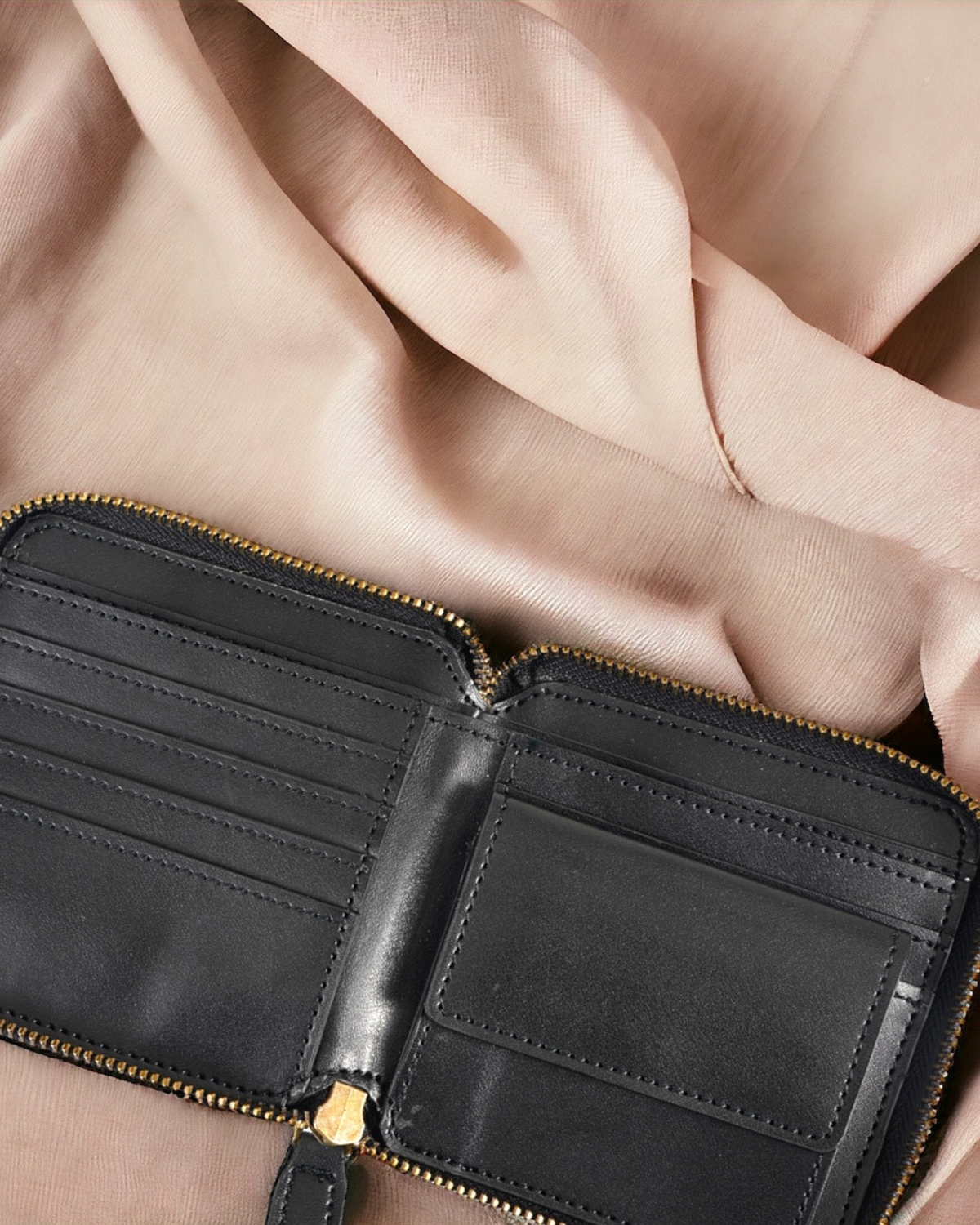 Kivik Small Zip Wallet | Apple Leather-1