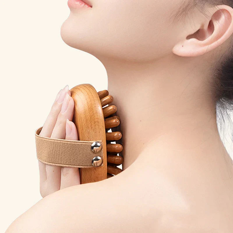 Wooden anti-cellulite and scalp massage brush in brown, two piece set with ergonomic grip — view 3