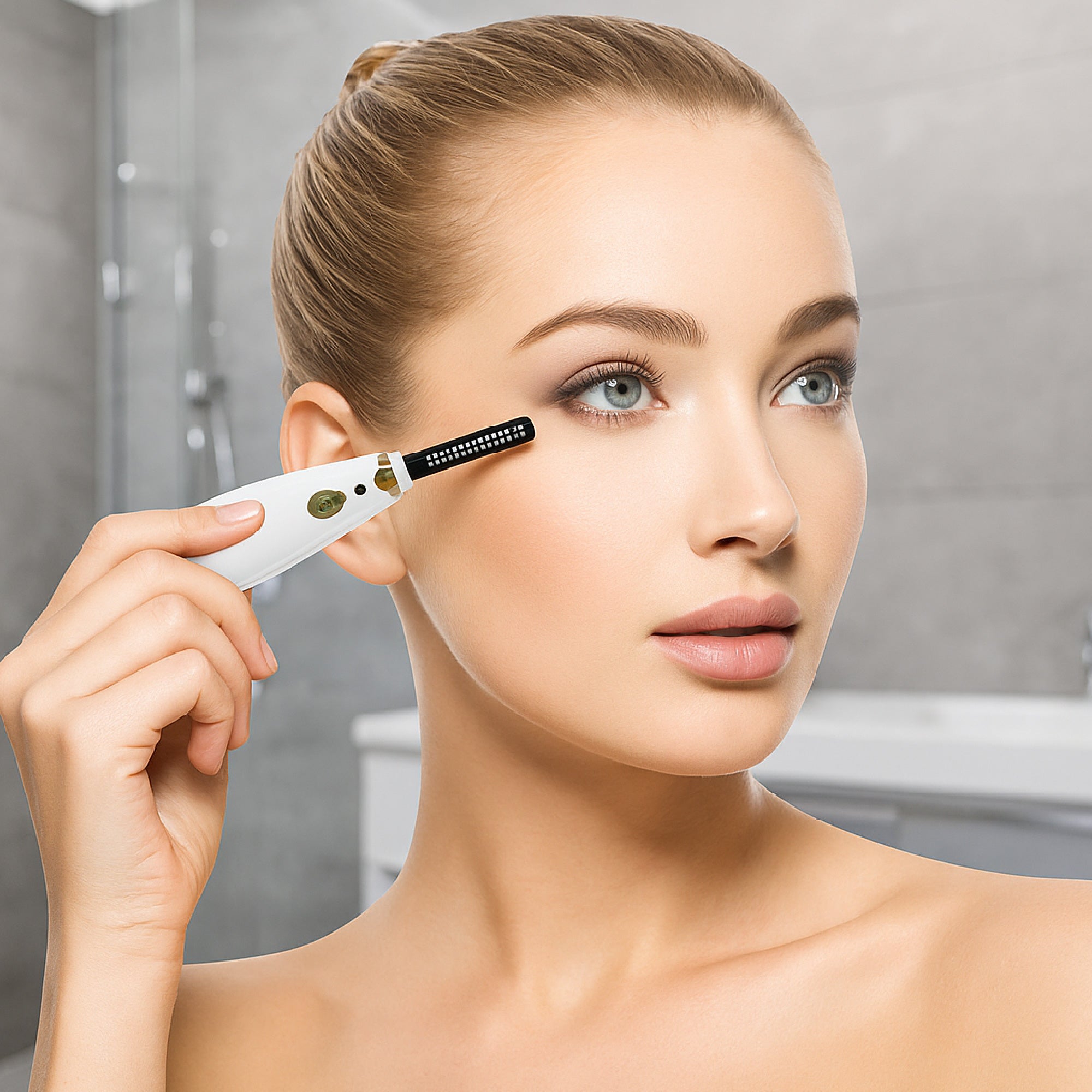 Pursonic 3-in-1 beauty grooming kit with white LED vanity mirror, facial trimmer, and eyelash curler — view 4